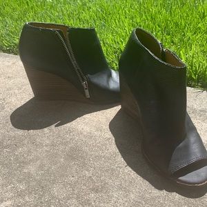 Black wedge open toe shoes